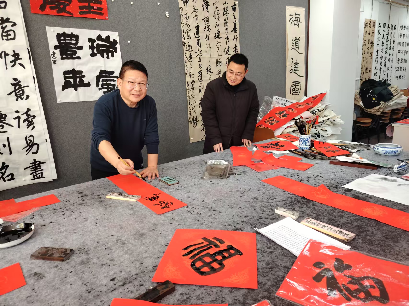 ��ӭ����ף����īŨ��ůУ԰