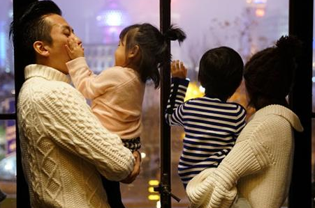 �Ӱ�С����˾