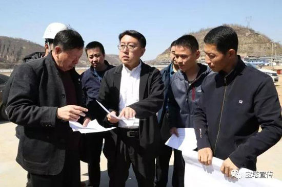 延安市宝塔区调研枣园办设施蔬菜建设管理工作